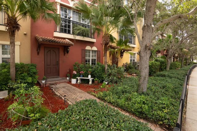 530 S FEDERAL Highway # 2, FL 33460 - Photo 4