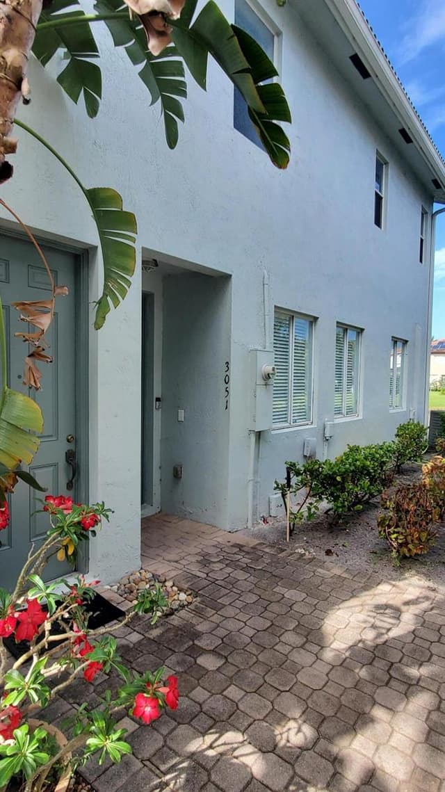 3051 Laurel Ridge Circle, Riviera Beach FL 33404 - Riviera Beach, FL - Photo 2