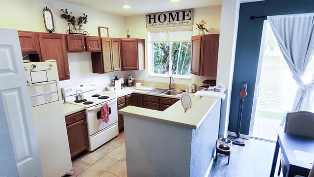 3051 Laurel Ridge Circle, Riviera Beach FL 33404 - Riviera Beach, FL - Photo 3