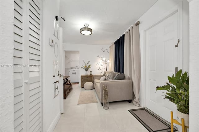 2420 NW 22nd Rd, Fort Lauderdale FL 33311 - Fort Lauderdale, FL - Photo 4