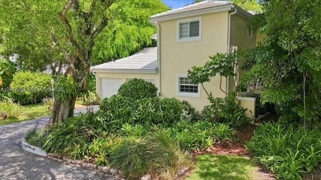6473 Sunset Dr, South Miami FL 33143 - South Miami, FL - Photo 2