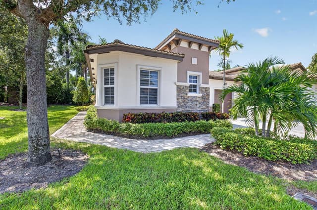 14639 Barletta Way, Delray Beach FL 33446 - Delray Beach, FL - Photo 2