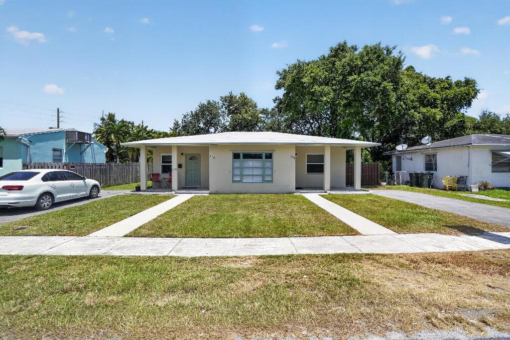 208 SW 2ND Place # 2, Dania Beach FL 33004 - Dania Beach, FL - Photo 1