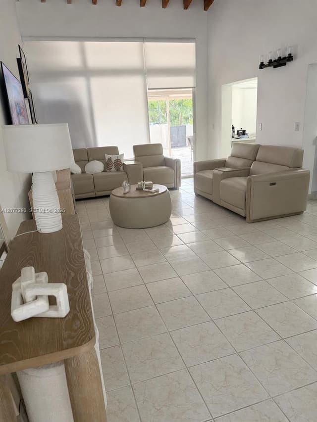 9171 Fontainebleau Blvd # 5, Miami FL 33172 - Miami, FL - Photo 2