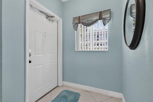 4721 Lucerne Lakes Boulevard E # 711, Lake Worth FL 33467 - Lake Worth, FL - Photo 3