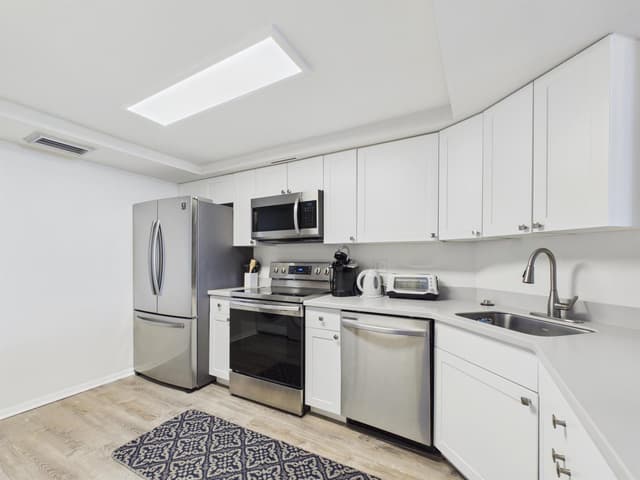 2400 PRESIDENTIAL Way # 704, West Palm Beach FL 33401 - West Palm Beach, FL - Photo 2