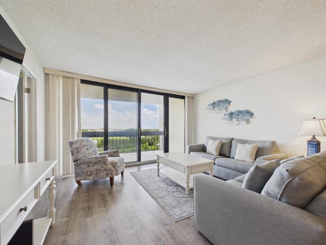 2400 PRESIDENTIAL Way # 704, West Palm Beach FL 33401 - West Palm Beach, FL - Photo 5