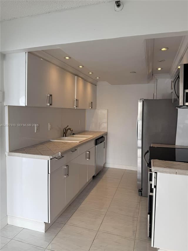 17500 N Bay Rd # S907, Sunny Isles Beach FL 33160 - Sunny Isles Beach, FL - Photo 5