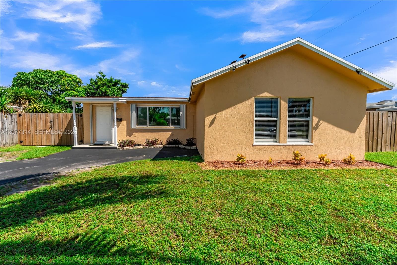 841 NE 59th St, Oakland Park FL 33334 - Oakland Park, FL - Photo 1