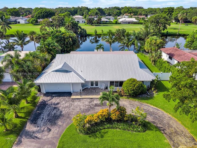 3324 Lakeview Blvd, Delray Beach FL 33445 - Delray Beach, FL - Photo 2