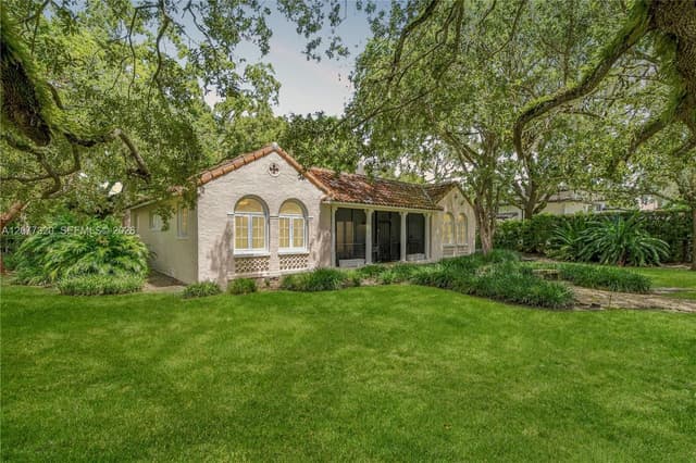 665 N Greenway Dr, Coral Gables FL 33134 - Coral Gables, FL - Photo 2