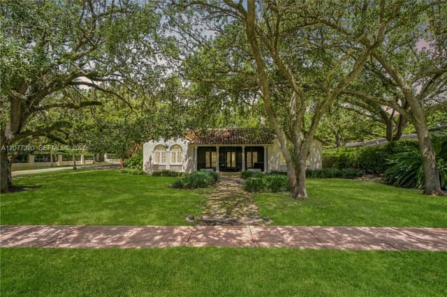 665 N Greenway Dr, Coral Gables FL 33134 - Coral Gables, FL - Photo 3
