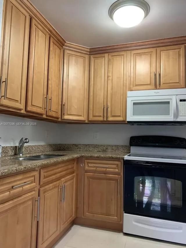 4289 NW 5th St, Miami FL 33126 - Miami, FL - Photo 7