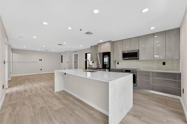 11 NE 51 # A, Miami FL 33137 - Miami, FL - Photo 3