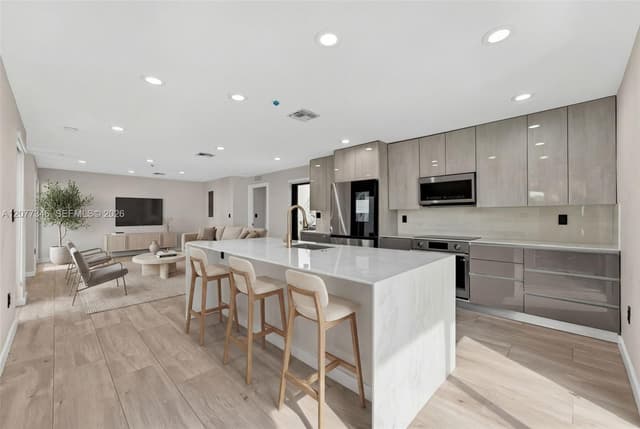 11 NE 51 # A, Miami FL 33137 - Miami, FL - Photo 4