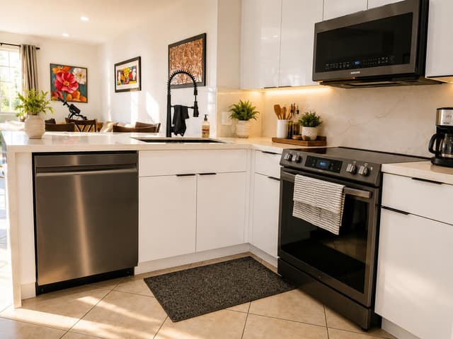 111 NW 2ND Avenue # 10, Hallandale Beach FL 33009 - Hallandale Beach, FL - Photo 2