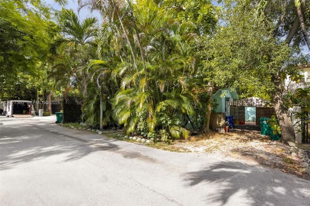 2952 Louise St, Coconut Grove FL 33133 - Coconut Grove, FL - Photo 3