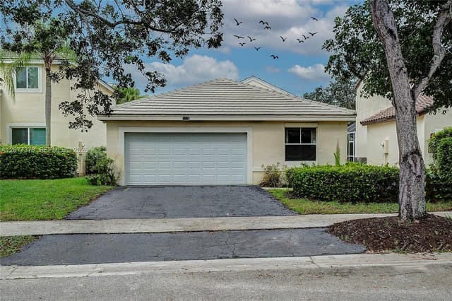 113 W Bayridge Dr, Weston FL 33326 - Weston, FL - Photo 2
