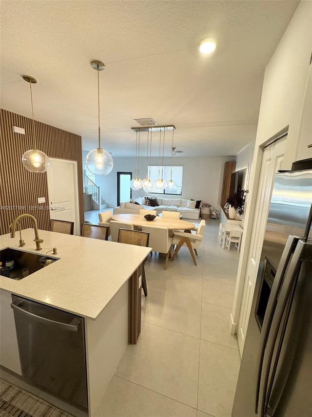 4867 NW 84th Ave, Doral FL 33166 - Doral, FL - Photo 6