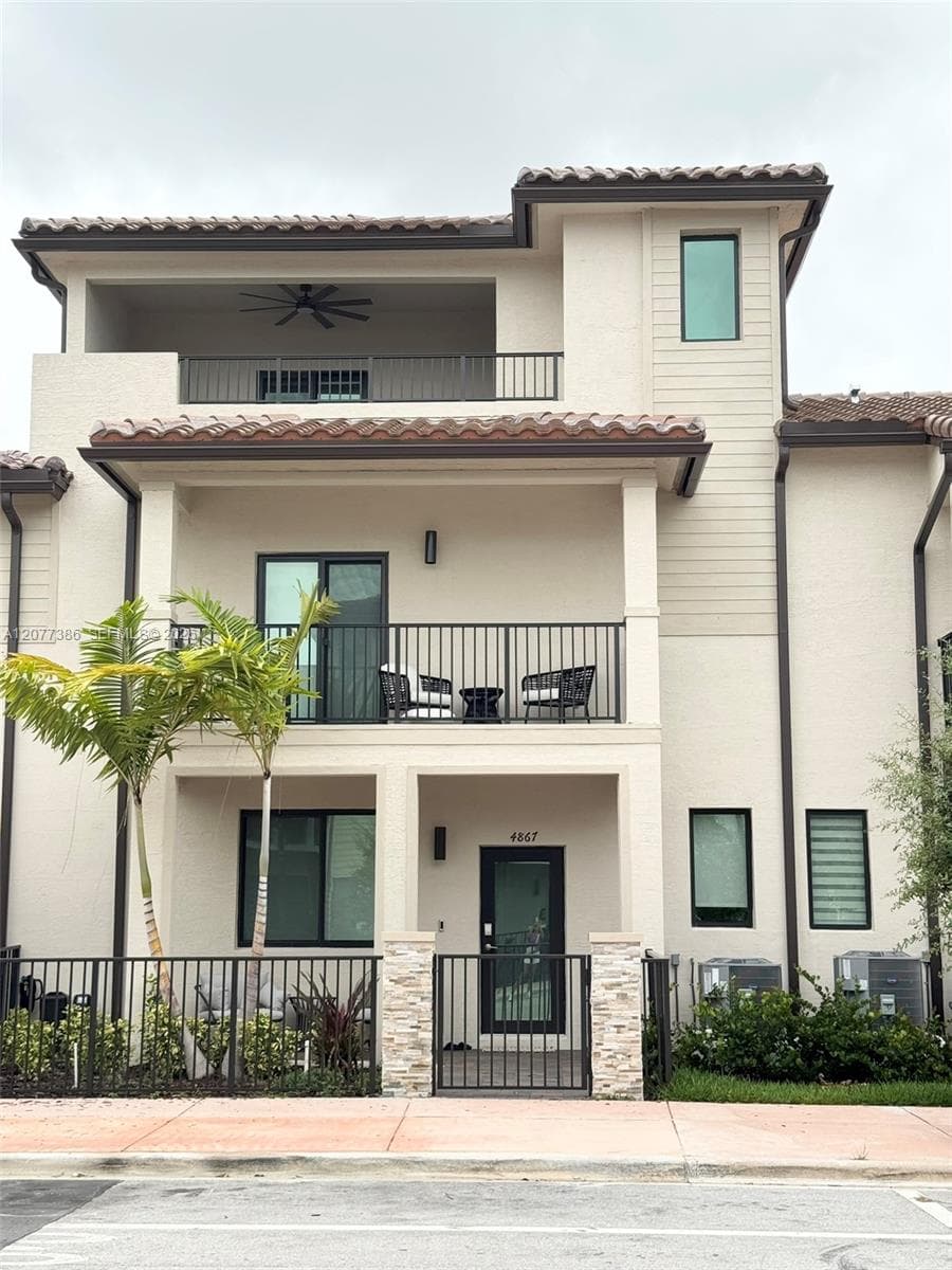 4867 NW 84th Ave, Doral FL 33166 - Doral, FL - Photo 1