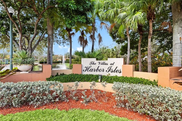 2312 Coral Reef Ct # 4704, Dania Beach FL 33312 - Dania Beach, FL - Photo 2