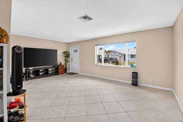 2116 SW 22ND Court, Boynton Beach FL 33426 - Boynton Beach, FL - Photo 5