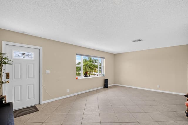 2116 SW 22ND Court, Boynton Beach FL 33426 - Boynton Beach, FL - Photo 4