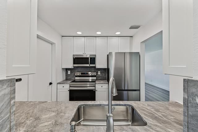 1190 NW 90TH Avenue, Plantation FL 33322 - Plantation, FL - Photo 4