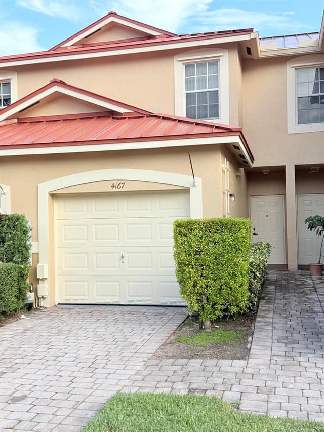 4167 CRYSTAL LAKE Drive, Deerfield Beach FL 33064 - Deerfield Beach, FL - Photo 2