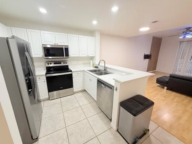 4167 CRYSTAL LAKE Drive, Deerfield Beach FL 33064 - Deerfield Beach, FL - Photo 6