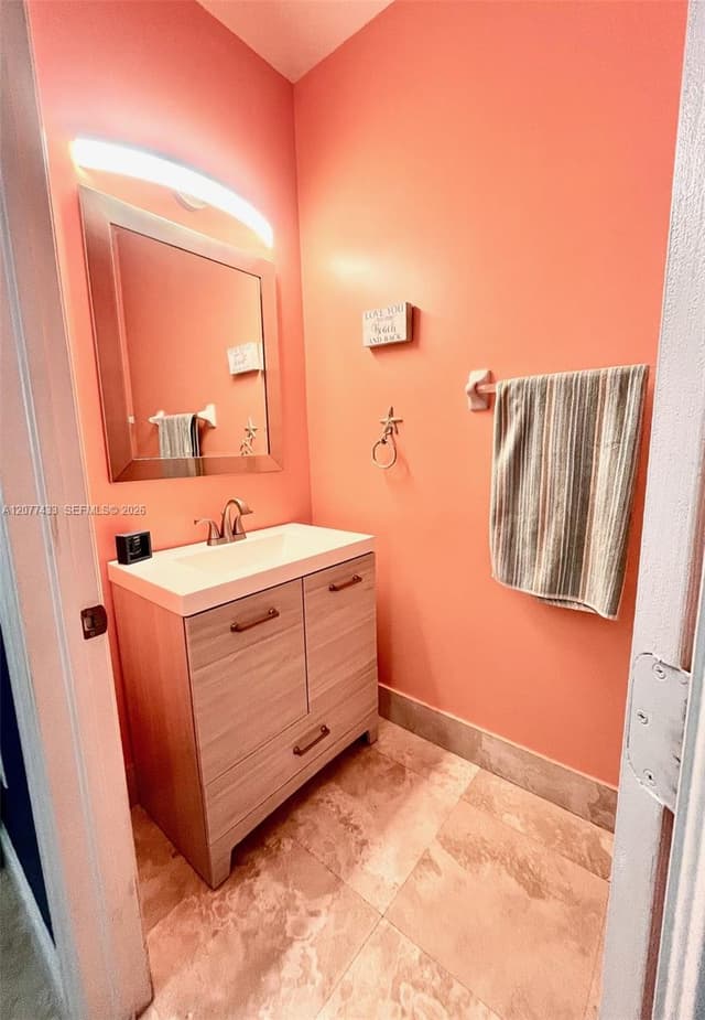 912 NE 35th Ave, Homestead FL 33033 - Homestead, FL - Photo 4