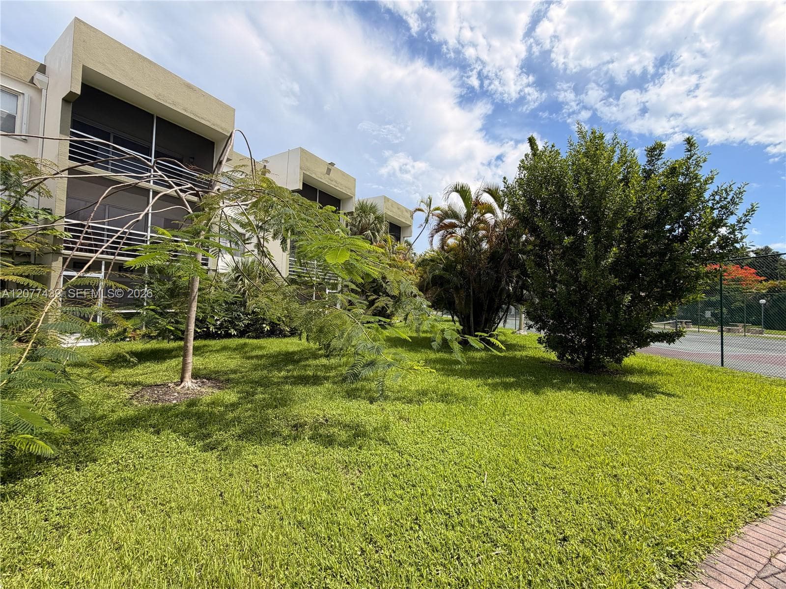 4235 N University Dr # 103, Sunrise FL 33351 - Sunrise, FL - Photo 1