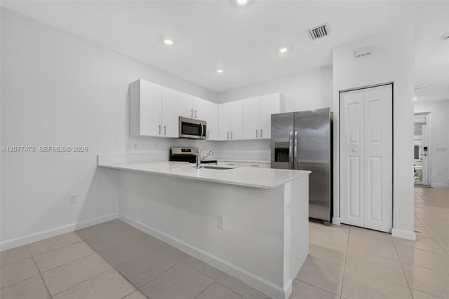 746 SE 14th St, Homestead FL 33034 - Homestead, FL - Photo 5