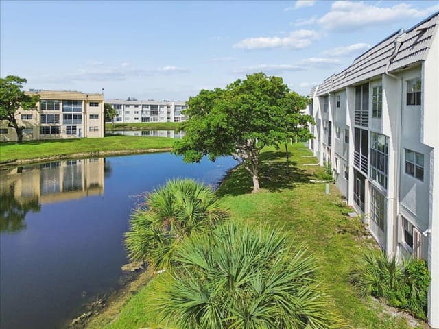 8510 Sunrise Lakes Boulevard # 301, Sunrise FL 33322 - Sunrise, FL - Photo 2