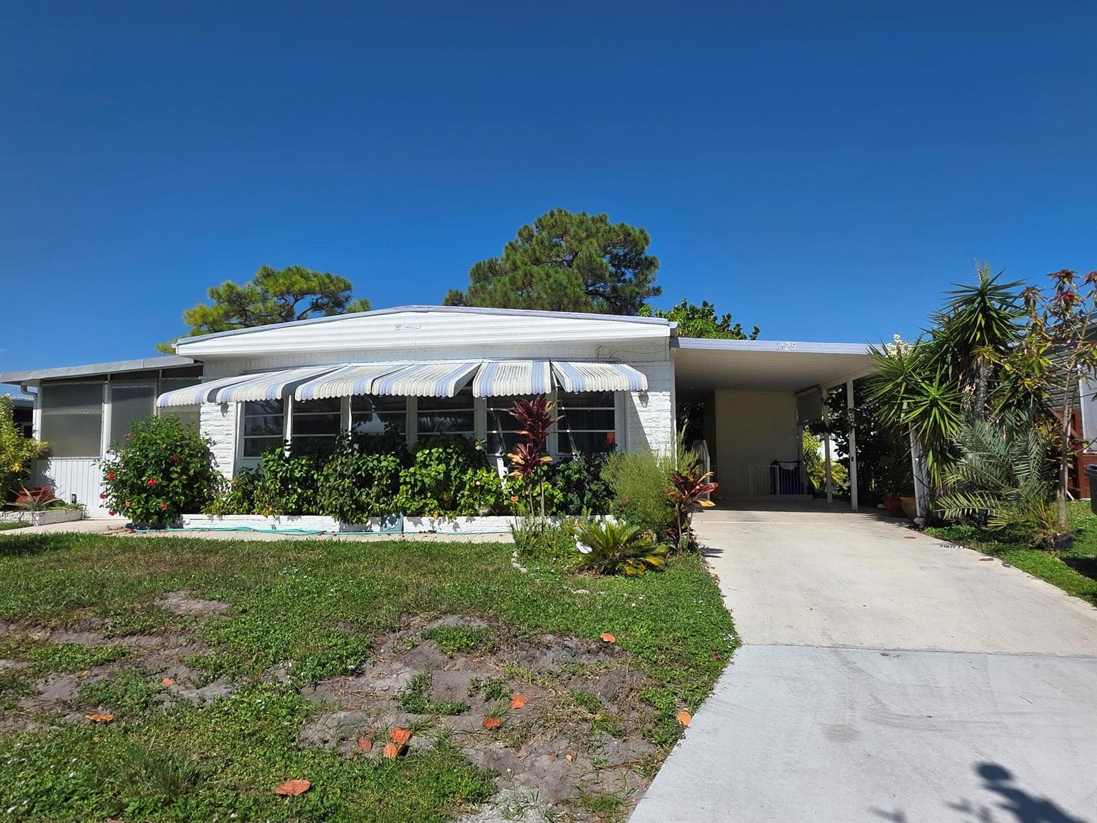 6125 N Guava Lane, Atlantis FL 33462