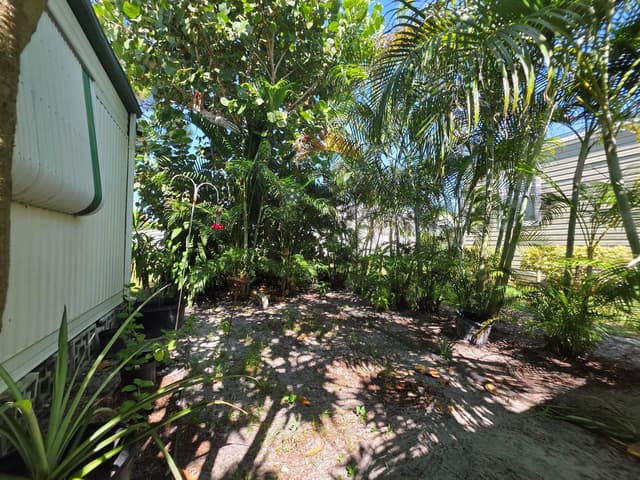 6125 N Guava Lane, Atlantis FL 33462 - Atlantis, FL - Photo 4