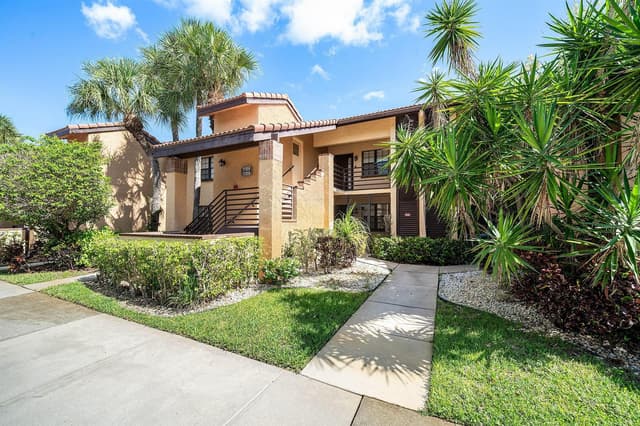 11223 Aspen Glen Drive, Boynton Beach FL 33437 - Boynton Beach, FL - Photo 3