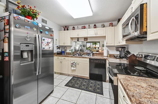 4725 LUCERNE LAKES Boulevard E # 202, Lake Worth FL 33467 - Lake Worth, FL - Photo 7