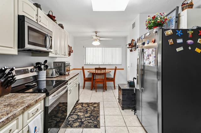 4725 LUCERNE LAKES Boulevard E # 202, Lake Worth FL 33467 - Lake Worth, FL - Photo 5