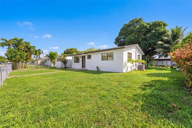 19721 SW 114th Ct, Miami FL 33157 - Miami, FL - Photo 2
