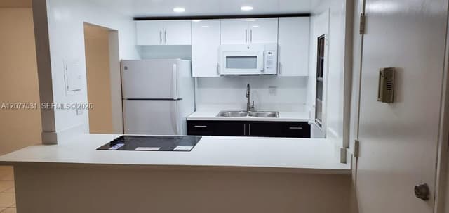 12590 NE 16th Ave # 206, North Miami FL 33161 - North Miami, FL - Photo 2
