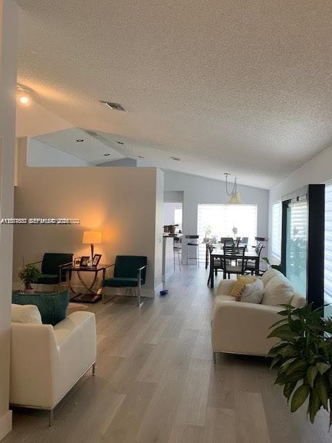 1477 Majesty Ter, Weston FL 33327 - Weston, FL - Photo 4