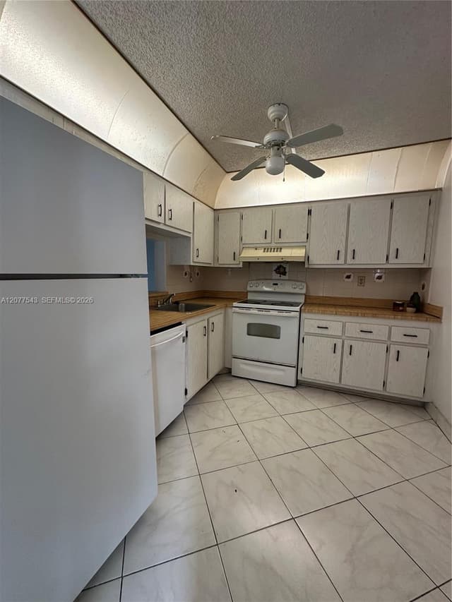 1830 SW 81st Ave # 4310, North Lauderdale FL 33068 - North Lauderdale, FL - Photo 2