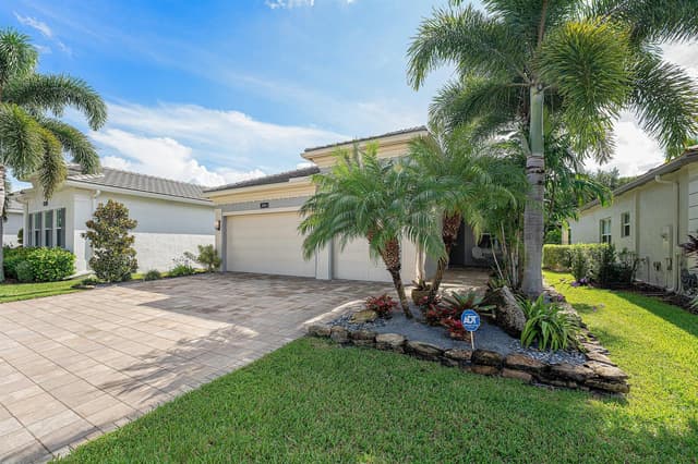 12608 CRESTED BUTTE Avenue, Boynton Beach FL 33473 - Boynton Beach, FL - Photo 2