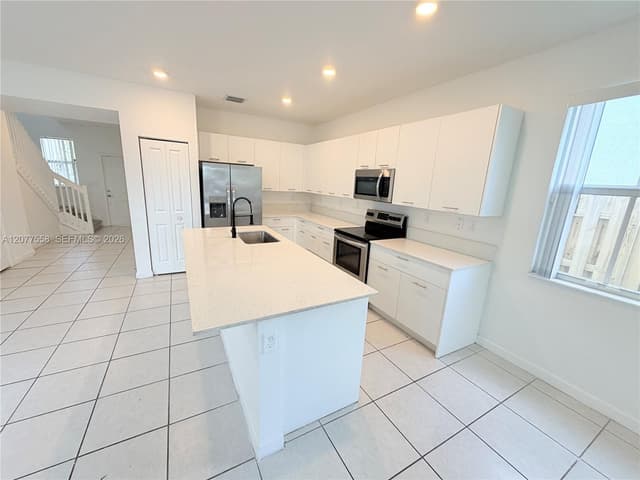 2405 NW 131st Cir, Miami FL 33167 - Miami, FL - Photo 7
