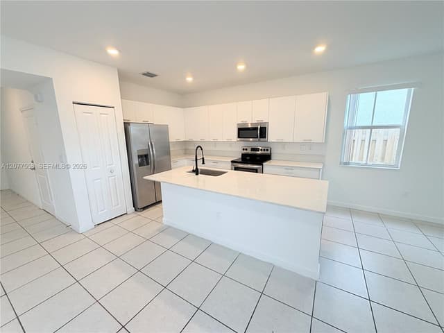 2405 NW 131st Cir, Miami FL 33167 - Miami, FL - Photo 4