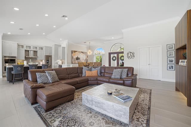 11170 Boca Woods Lane, Boca Raton FL 33428 - Boca Raton, FL - Photo 2