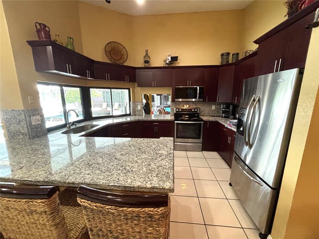 14629 Glencairn Rd, Miami Lakes FL 33016 - Miami Lakes, FL - Photo 6