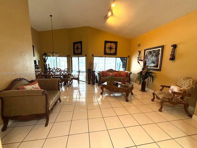 14629 Glencairn Rd, Miami Lakes FL 33016 - Miami Lakes, FL - Photo 4