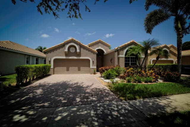 10052 Diamond Lake Drive, Boynton Beach FL 33437 - Boynton Beach, FL - Photo 3